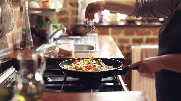 Sodium Intake Warning: 9 Everyday Habits Quietly Adding U